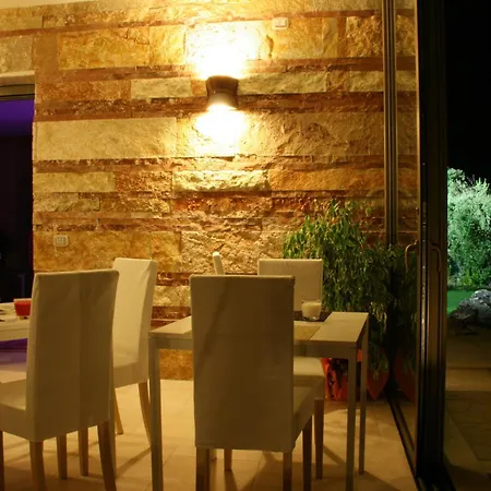 ベッド・アンド・ブレックファスト L'ecce Sphero 4*