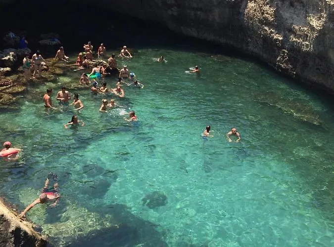 L'ecce Sphero לינה וארוחת בוקר Acquarica