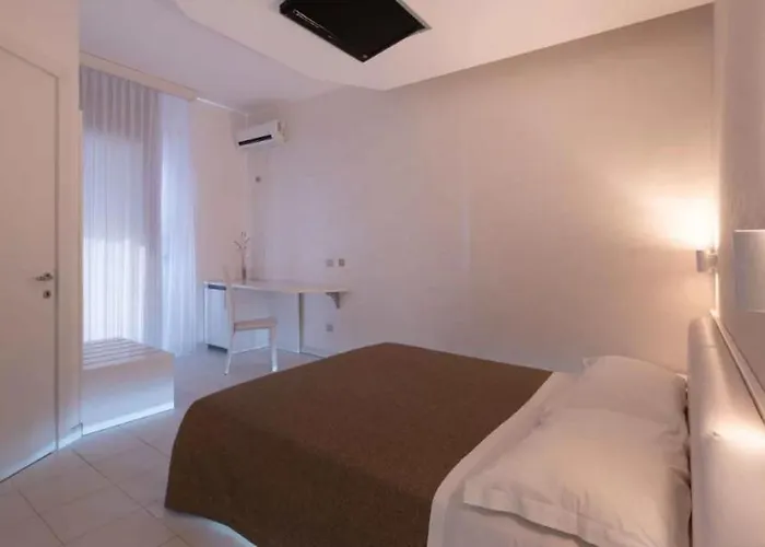 L'ecce Sphero לינה וארוחת בוקר Acquarica